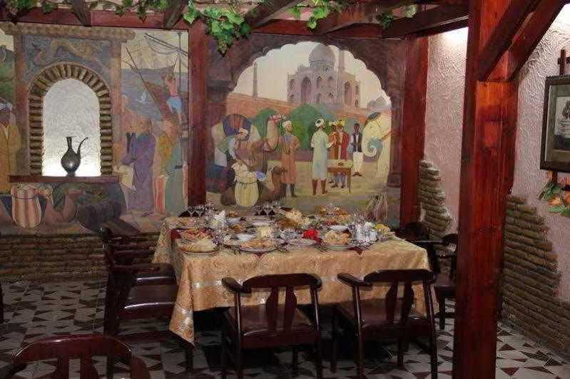 Hotel Asia Samarkand Buitenkant foto